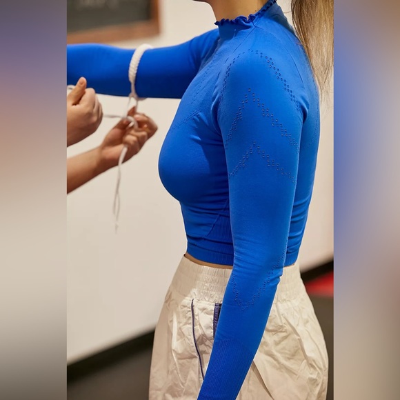 FREE PEOPLE movement Good Karma High-Neck Layer TOP - Picture 5 of 9